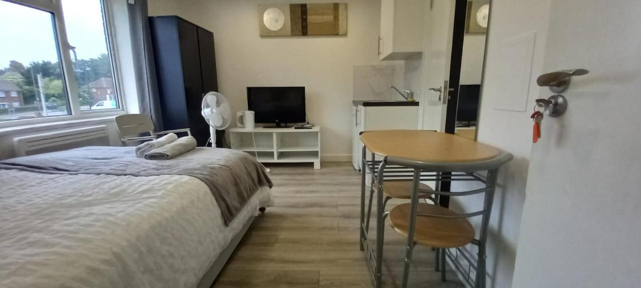 Stylish Home From Home Orpington Exteriör bild